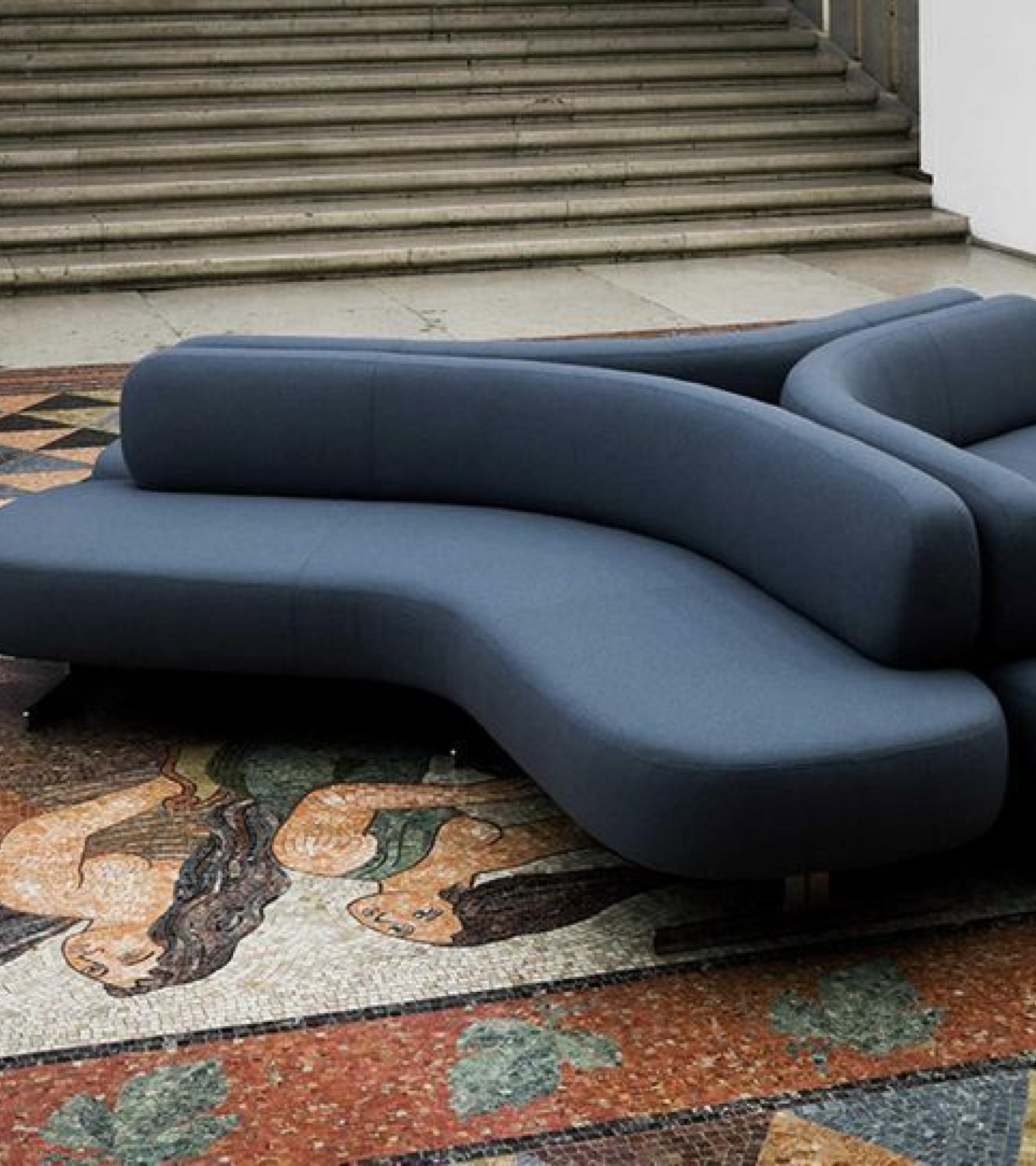 FlowSeat – Akışkan Formlu Modüler Bekleme Koltuğu FlowSeat – Akışkan Formlu Modüler Bekleme Koltuğu